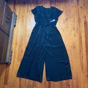 Black Lulus Jumpsuit Large V Neck NWT
